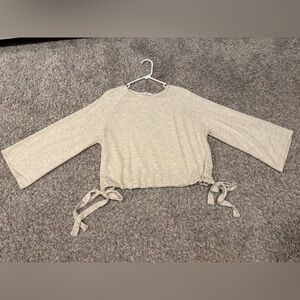 Sadie & Sage Light Heather Gray Tie-Hem Cropped Top